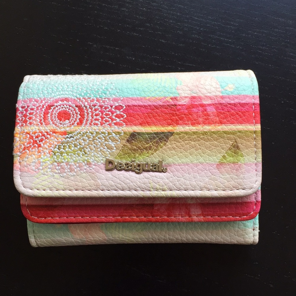 Desigual wallet